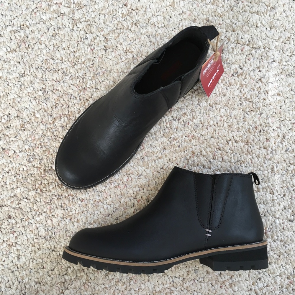 Kodiak Black Leather Chelsea-Style Ankle Boots
